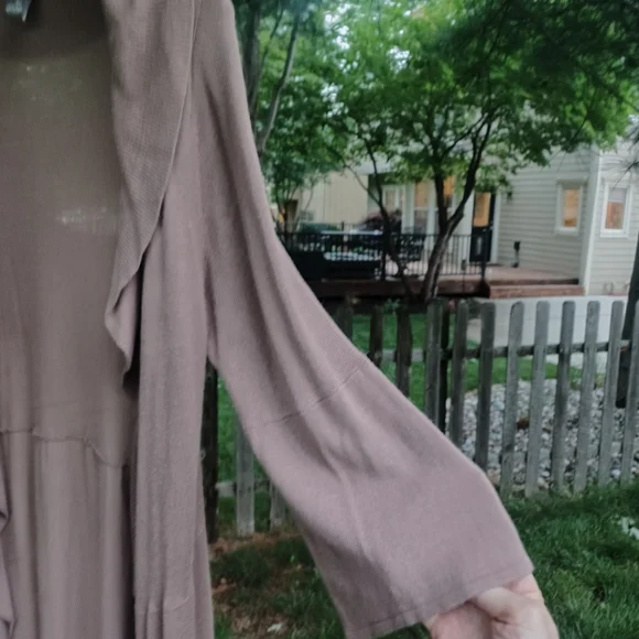 KENAR BOHO COASTAL GRANNY RUFFLED SWEATER WRAP MEDIUM MOCHA - Picture 6 of 17